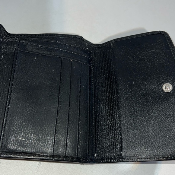 Fossil Women's Vintage Black Leather Wallet - Picture 10 of 15